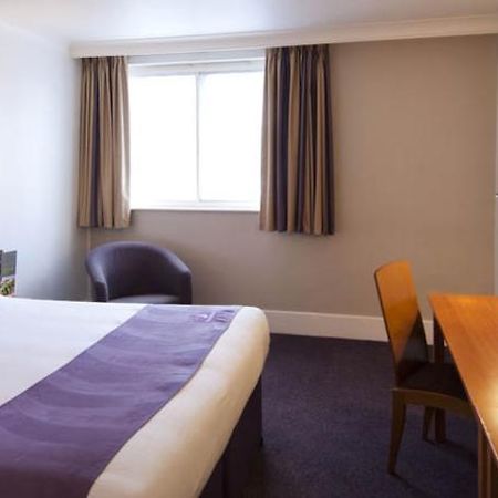 Premier Inn Glasgow East Kilbride - Peel Park Exterior foto