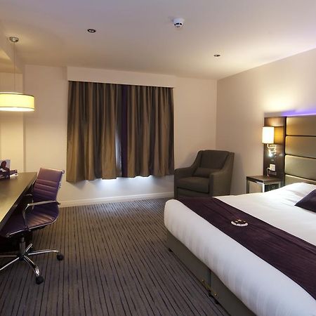Premier Inn Glasgow East Kilbride - Peel Park Exterior foto