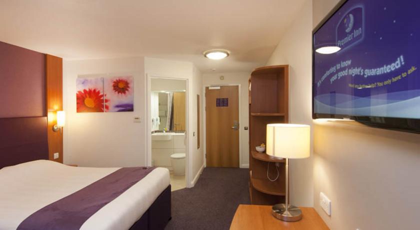 Premier Inn Glasgow East Kilbride - Peel Park Exterior foto