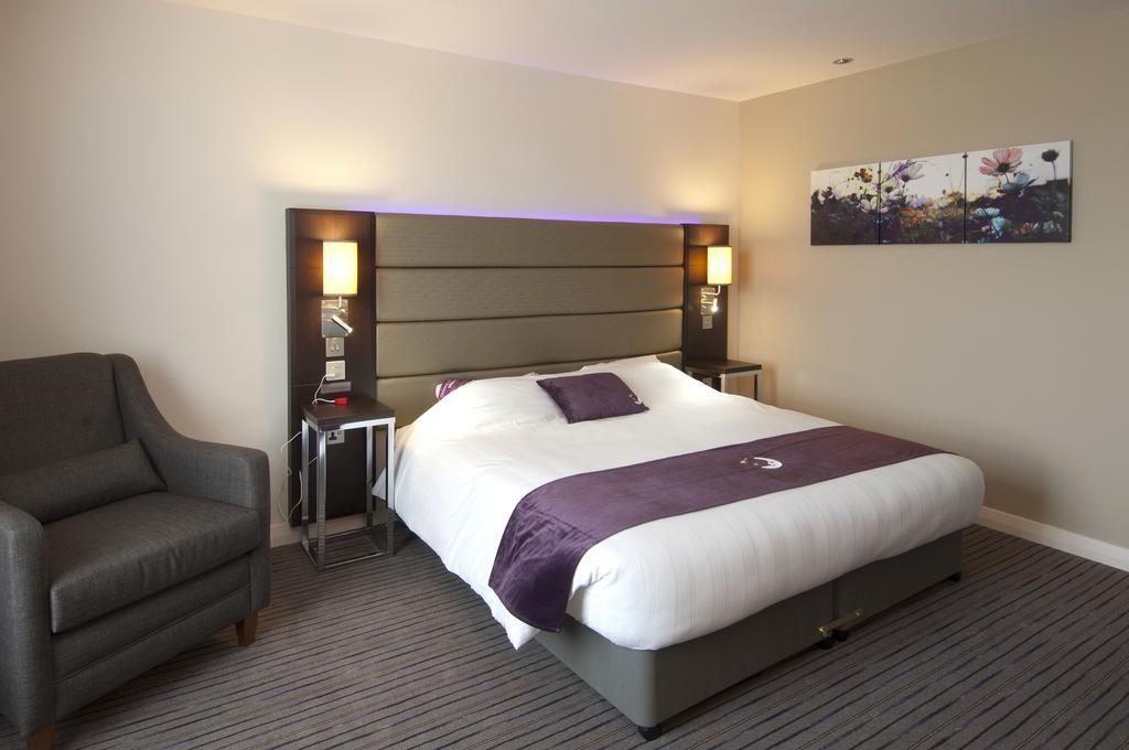 Premier Inn Glasgow East Kilbride - Peel Park Habitación foto