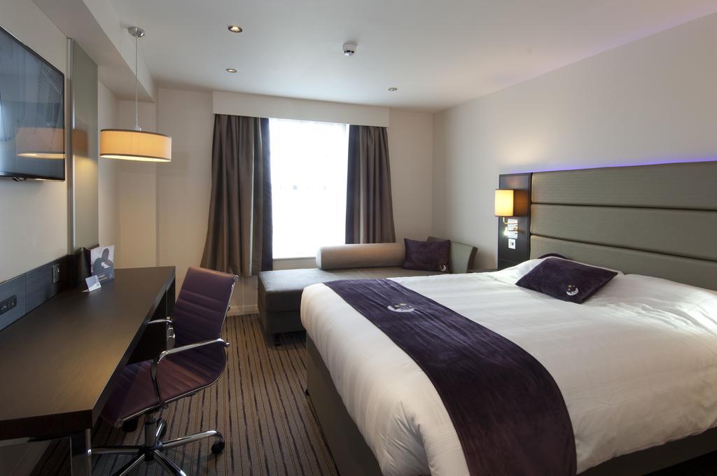 Premier Inn Glasgow East Kilbride - Peel Park Habitación foto