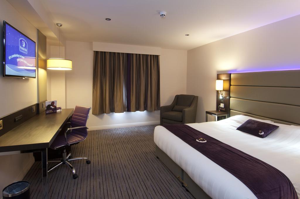 Premier Inn Glasgow East Kilbride - Peel Park Exterior foto