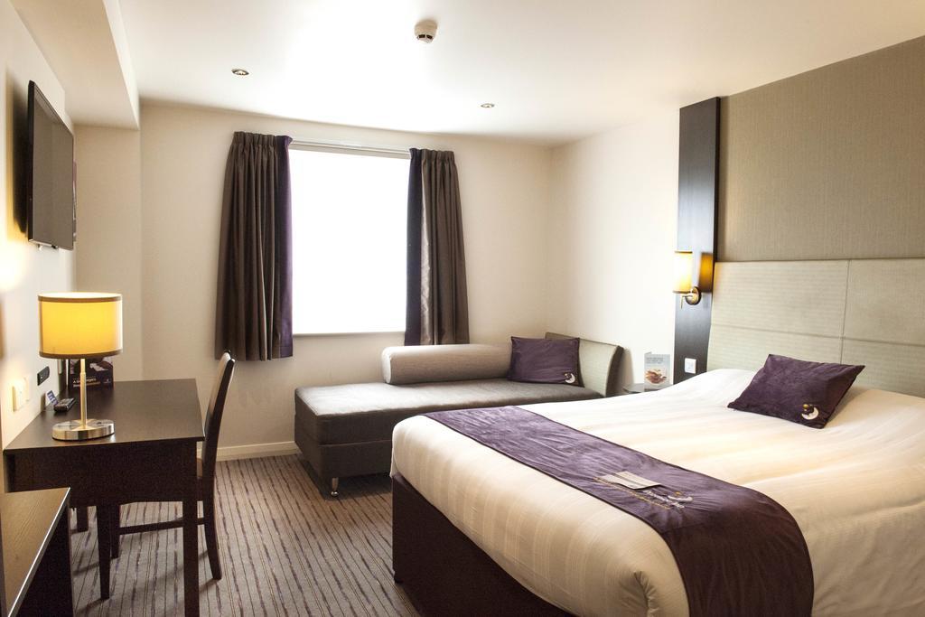 Premier Inn Glasgow East Kilbride - Peel Park Habitación foto